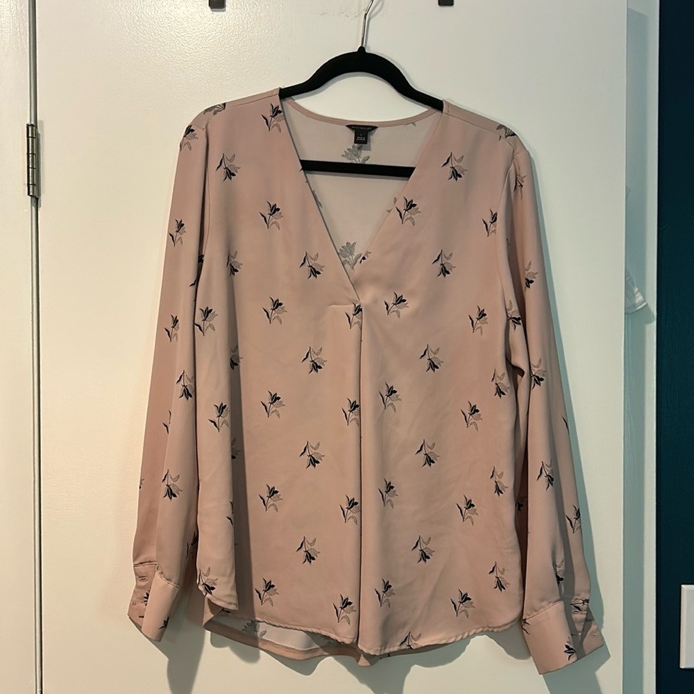 Ann Taylor front pleat top